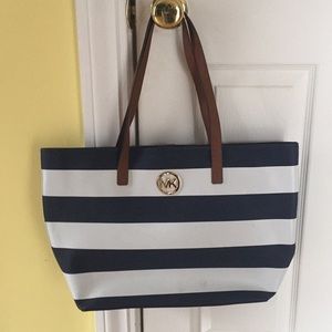 Preloved Michael Kors Large Tote Navy and White